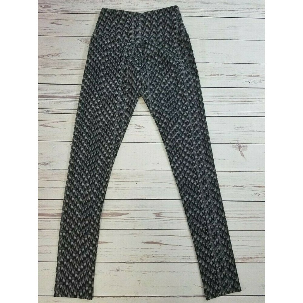 Ruby Ribbon Printed Leggings Size Small Nwot - image 8